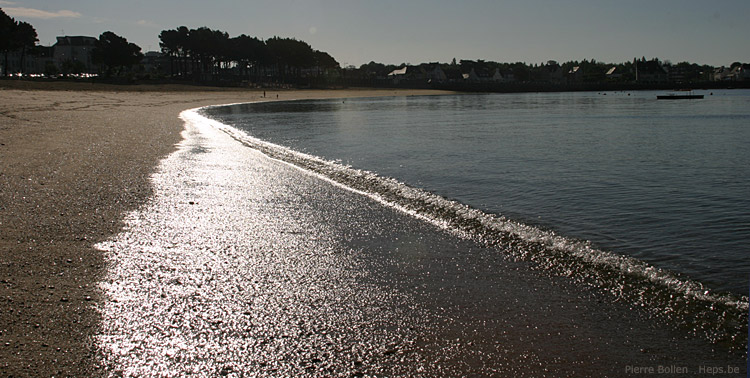 La plage de B�nodet (Bretagne) au petit matin