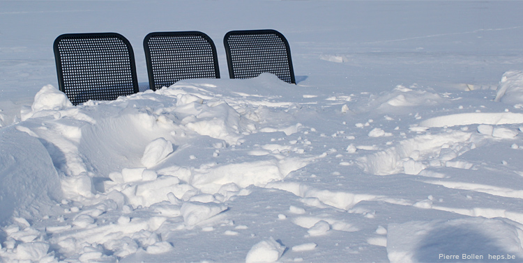 Pas la peine de s'asseoir pour attendre le bus, il ne passe plus ...